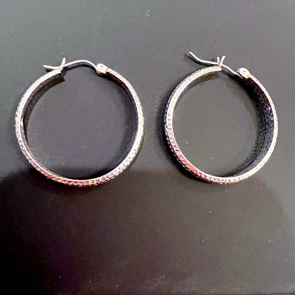 Macys 10k White Gold Textured Medium Hoop Earrings